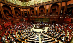 GRANDES MANOEUVRES EN ITALIE EN VUE DE L'ÉLECTION PRÉSIDENTIELLE