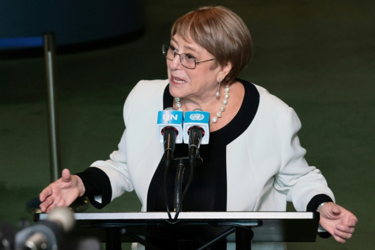 L'ancienne présidente chilienne Michelle Bachelet s'adresse aux journalistes au siège des Nations unies, le 21 avril 2026, à New York ( GETTY IMAGES NORTH AMERICA / Michael M. Santiago )