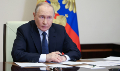 Cette photo distribuée par l'agence d'Etat russe Spoutnik montre le dirigeant russe Vladimir Poutine lors d'une réunion en visioconférence dans la résidence de Novo-Ogaryovo, près de Moscou, le 7 avril 2026  ( POOL / Alexander KAZAKOV )