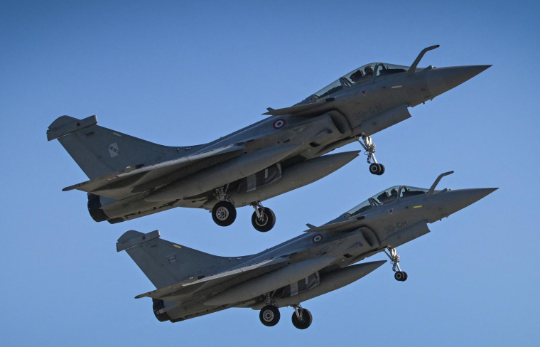 Paris a particulièrement bien réussi à vendre son avion de combat Rafale en dehors de l'Europe, a constaté Katarina Djokic, chercheuse au Sipri. ( AFP / DANIEL MIHAILESCU )