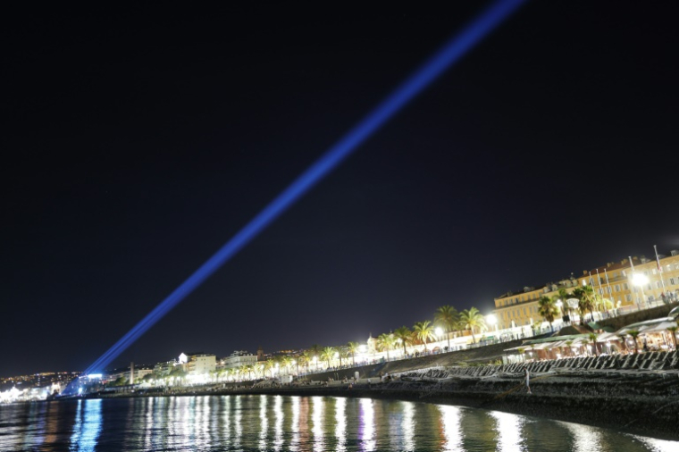 Quelque 45.000 foyers ont été momentanément privés d'électricité, à Nice et sur les communes voisines, après l'incendie un poste électrique situé dans le quartier des Moulins, photographie de la ville prise le 14 juillet 2024. ( AFP / Valery HACHE )