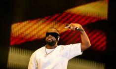 le chanteur et rappeur congolais Gims sur la scène du festival de rap Golden Coast à Corcelles-les-Monts, près de Dijon, le 6 septembre 2025 en Côte d'Or ( AFP / ARNAUD FINISTRE )