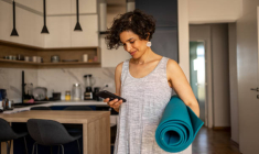 Les plateformes de sport à la maison séduisent ceux qui veulent garder la forme à petit prix. ( crédit photo : Getty Images )