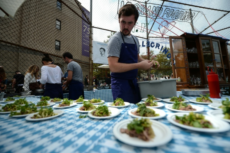 Le chef français Bertrand Grébaut lors du Fooding food festival à New York, le 22 septembre 2012  ( AFP / EMMANUEL DUNAND )
