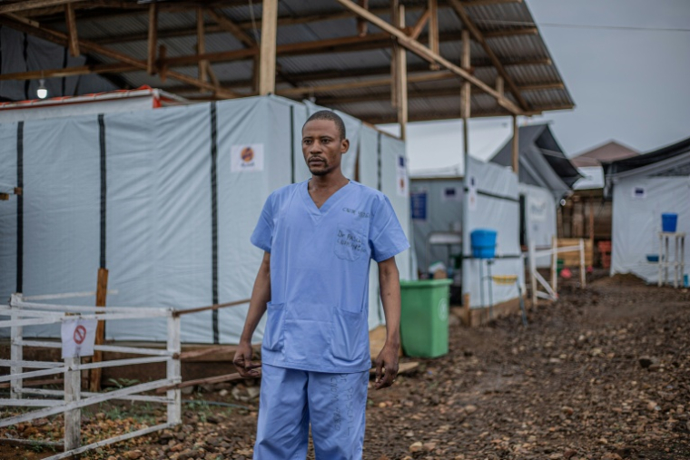 Le Dr Pascal Baoya, médecin au centre de traitement Ebola (CTE) de Rwampara, le 13 juillet 2026 à Bunia, dans la province de l'Ituri, en RDC ( AFP / BENEDICTION MURHABAZI )