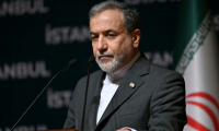 Le ministre iranien des Affaires étrangères, Abbas Araghchi, s'exprime lors d'une conférence de presse en marge de la 51e session du Conseil des ministres des Affaires étrangères de l'Organisation de la coopération islamique (OCI), le 22 juin 2025 à Istanbul ( AFP / OZAN KOSE )