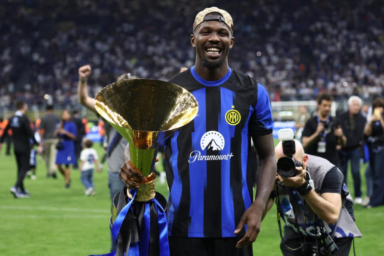 La petite gifle de Lilian Thuram à Marcus, qui chambre la Juventus