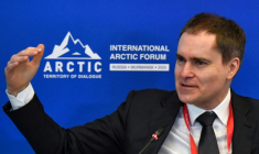 Vladimir Panov, représentant spécial pour le développement de l'Arctique du groupe russe Rosatom, lors du Forum arctique à Mourmansk (nord-ouest), le 26 mars 2025 ( AFP / Olga MALTSEVA )