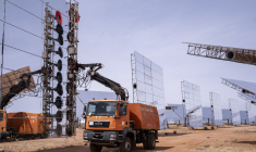 Une centrale solaire à Upington, en Afrique du Sud, le 21 novembre 2023.  ( AFP / EMMANUEL CROSET )