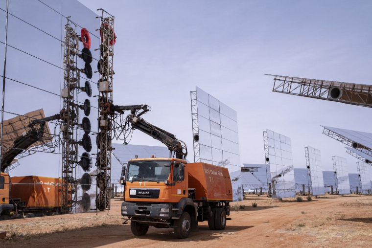 Une centrale solaire à Upington, en Afrique du Sud, le 21 novembre 2023.  ( AFP / EMMANUEL CROSET )