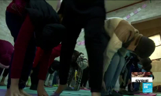 Dix ans de guerre en Syrie - Portraits de réfugiés : Ghadir, des combats au Yoga
