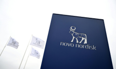 Le géant pharmaceutique danois Novo Nordisk, connu pour son traitement contre l'obésité Wegowy, a annoncé mardi un "partenariat stratégique" avec OpenAI, maison mère de ChatGPT, afin d'accélérer le développement de nouveaux médicaments ( AFP / Sergei GAPON )