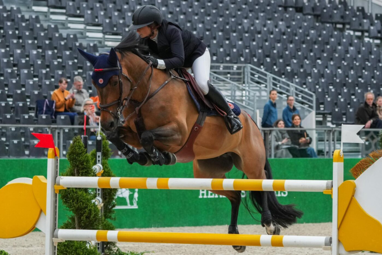 Jeanne Sadran, la fille de l'ex-boss du Téfécé, nouvelle étoile montante de l'équitation française