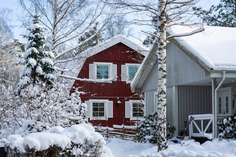 Les propriétaires immobiliers sont encouragés à améliorer la performance énergétique de leur logement et ainsi à diminuer les déperditions d’énergie. ( crédit photo : Shutterstock )