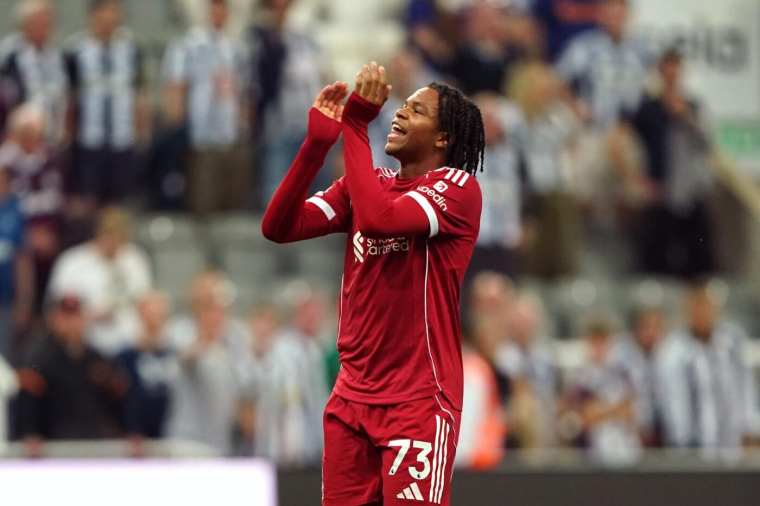 Rio Ngumoha écrit déjà l'histoire de Liverpool