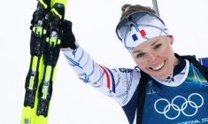 La biathlète française Océane Michelon, 23 ans, a décroché samedi l'argent sur le sprint (7,5 km) lors des JO d'hiver de Milan Cortina, sa première médaille olympique  ( AFP / Odd ANDERSEN )