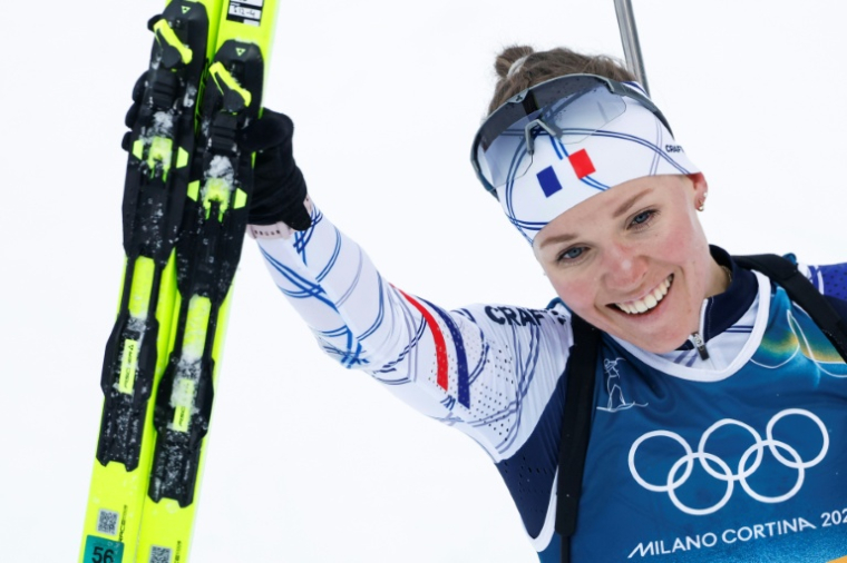 La biathlète française Océane Michelon, 23 ans, a décroché samedi l'argent sur le sprint (7,5 km) lors des JO d'hiver de Milan Cortina, sa première médaille olympique  ( AFP / Odd ANDERSEN )