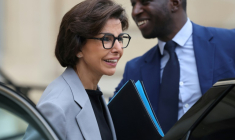 La ministre de la Culture Rachida Dati à la sortie du Conseil des ministres à l'Elysée, le 16 juillet 2025 à Paris ( AFP / Ludovic MARIN )