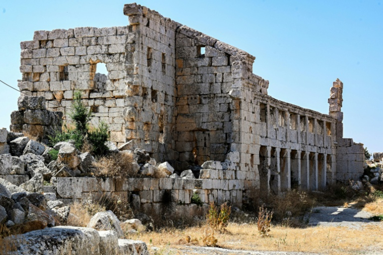 Les ruines de l'église Saint-Siméon, datant du Ve siècle, à une trentaine de kilomètres au nord-ouest d'Alep, dans le nord de la Syrie, le 18 juillet 2026, lors d'une visite d'archéologues français ( AFP / LOUAI BESHARA )