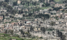 Photo prise du côté israélien de la frontière avec le Liban montrant des bâtiments détruits dans le sud du Liban, le 15 avril 2026 ( AFP / Jack GUEZ )