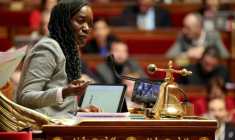 La députée LFI et vice-présidente de l'Assemblée nationale Nadège Abomangoli le 27 novembre 2025 à l'Assemblée nationale à Paris ( AFP / Ludovic MARIN )