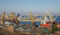 UKRAINE: DEUX CARGOS TOUCHÉS PAR DES EXPLOSIONS EN MER NOIRE