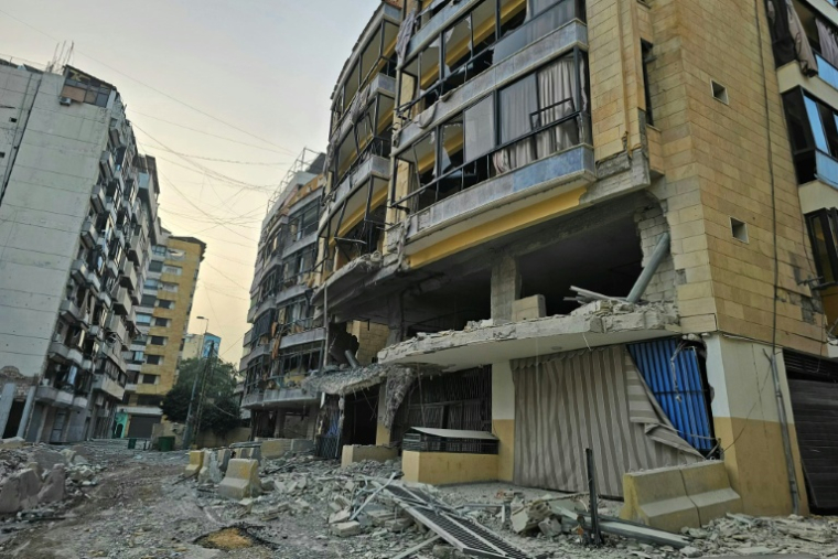 Vue de bâtiments endommagés après une frappe aérienne israélienne dans la banlieue sud de Beyrouth, le 4 avril 2026  ( AFP / - )
