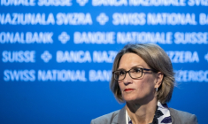 Andrea Maechler, la directrice adjointe de la BRI, le 28 avril 2023 à Berne, en Allemagne ( AFP / Fabrice COFFRINI )