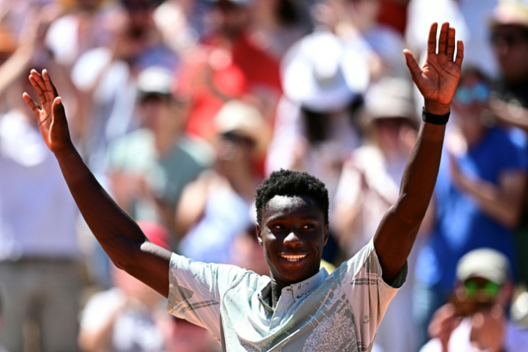 Le Français Moïse Kouame, tombeur du Croate Marin Cilic, le 26 mai 2026 à Roland-Garros ( AFP / JULIEN DE ROSA )