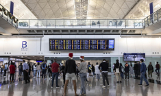 Un aéroport à Hong-Kong, le 23 décembre 2023 ( AFP / ISAAC LAWRENCE )