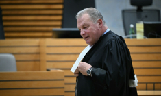 Laurent Boguet, avocat des enfants de Delphine et Cédric Jubillar, à Albi, le 13 octobre 2025 ( AFP / Lionel BONAVENTURE )
