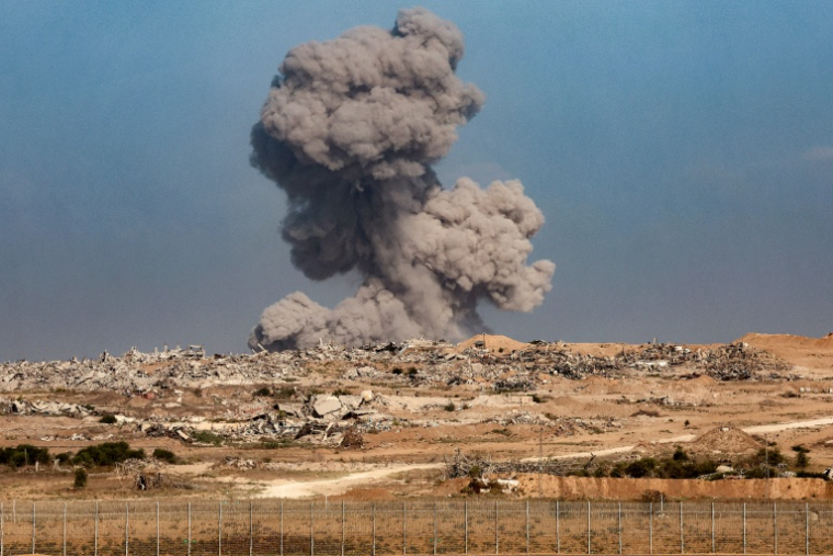 Bombardement israélien sur la bande de Gaza, vu depuis Israël le 30 septembre 2025 ( AFP / Jack GUEZ )