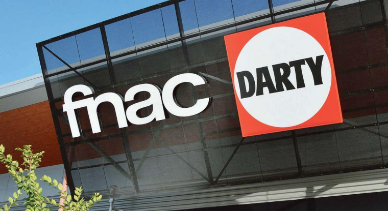 Le titre du distributeur français recule de 19% sur un an. (© Fnac Darty)