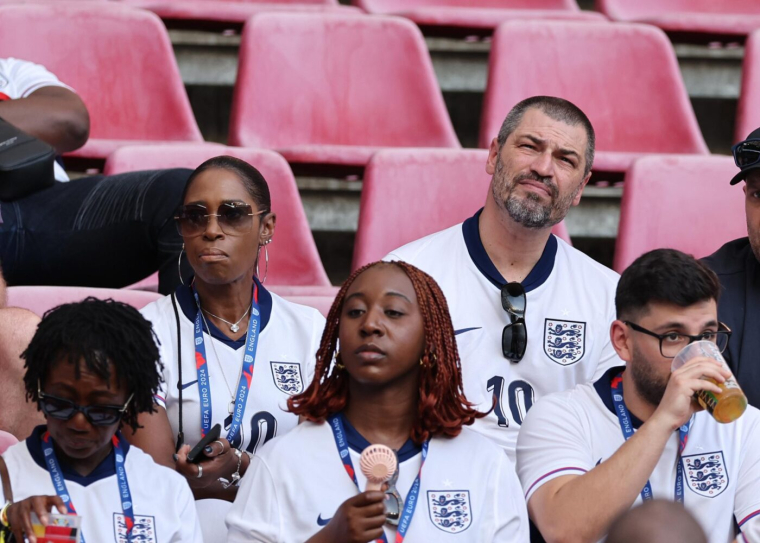 Papa Bellingham s'en prend au directeur sportif de Dortmund