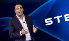 Antonio Filosa, en novembre 2024, en Californie ( AFP / ETIENNE LAURENT )