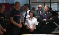 Incendies en Gironde: Emmanuel Macron sur place, en salle de crise du CODIS