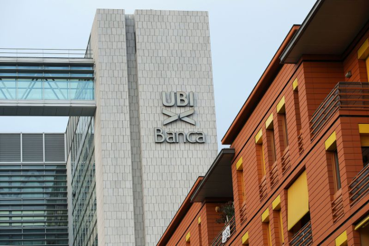 INTESA LANCE LA CONSOLIDATION DU SECTEUR BANCAIRE ITALIEN AVEC UNE OFFRE SUR UBI