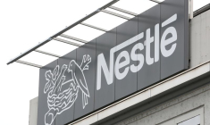 Logo de Nestlé dans une usine à Konolfingen, en Suisse