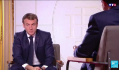 Emmanuel Macron défend son bilan sans officialiser sa candidature à la présidentielle