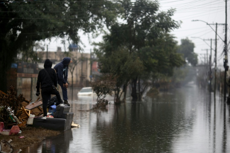Le quartier de Sarandi, l'un des plus touchés par les inondations ayant frappé Porto Alegre, dans l'Etat de Rio Grande do Sul, le 27 mai 2024 au Brésil ( AFP / Anselmo Cunha )