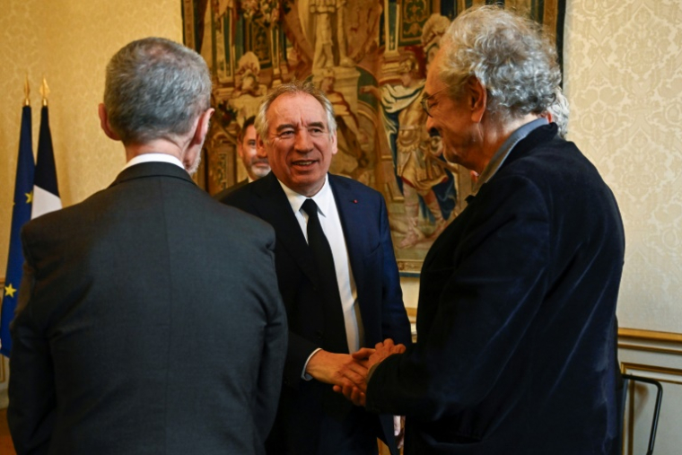 François Bayrou reçoit le 16 avril 2025 à Matignon des membres du comité de soutien de Boualem Sansal ( AFP / JULIEN DE ROSA )