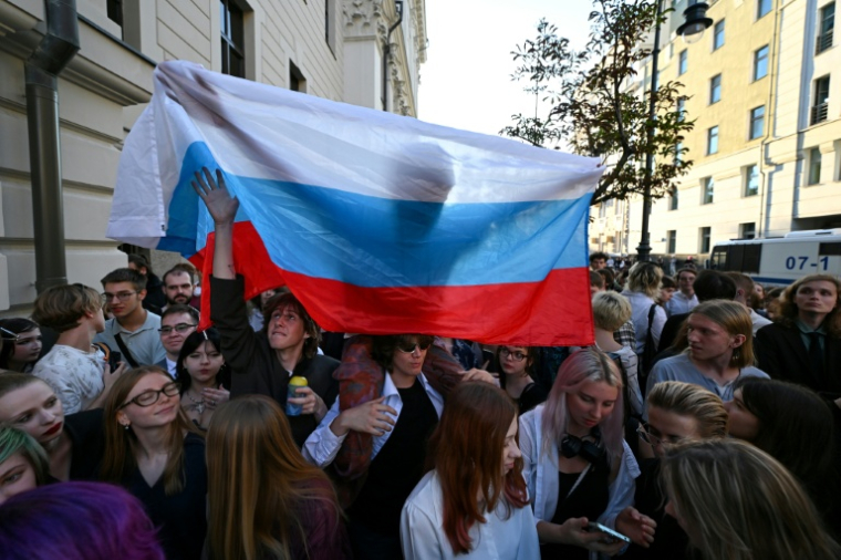 Manifestation en faveur du parti antiguerre Iabloko, le 10 août 2026 à Moscou  ( AFP / Igor IVANKO )