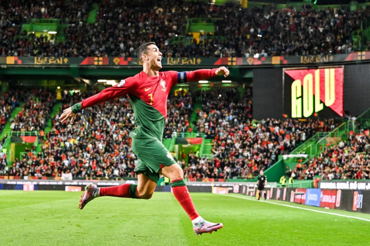 Au Brésil, il se blesse gravement en voulant célébrer comme Cristiano Ronaldo
