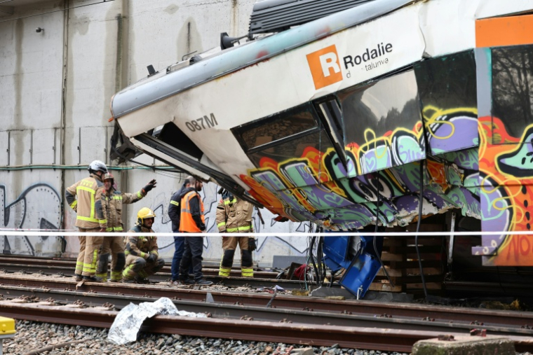 Un train à grande vitesse Iryo qui a déraillé et percuté un autre train deux jours auparavant, à Adamuz, dans le sud de l'Espagne, le 20 janvier 2026 ( AFP / Josep LAGO )