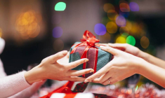 Noël : comment offrir des cadeaux sans se ruiner ? / iStock.com - recep-bg