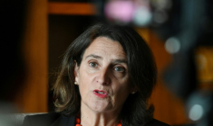 Teresa Ribera, vice-présidente exécutive de la Commission européenne, chargée de la transition écologique et de la concurrence, lors d'un entretien avec l'AFP le 14 juillet à Pékin ( AFP / GREG BAKER )