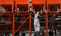 Photo d'archives d'un ouvrier travaillant dans une usine à New York City, États-Unis