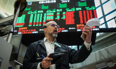 Les traders travaillent sur le parquet de la Bourse de New York
