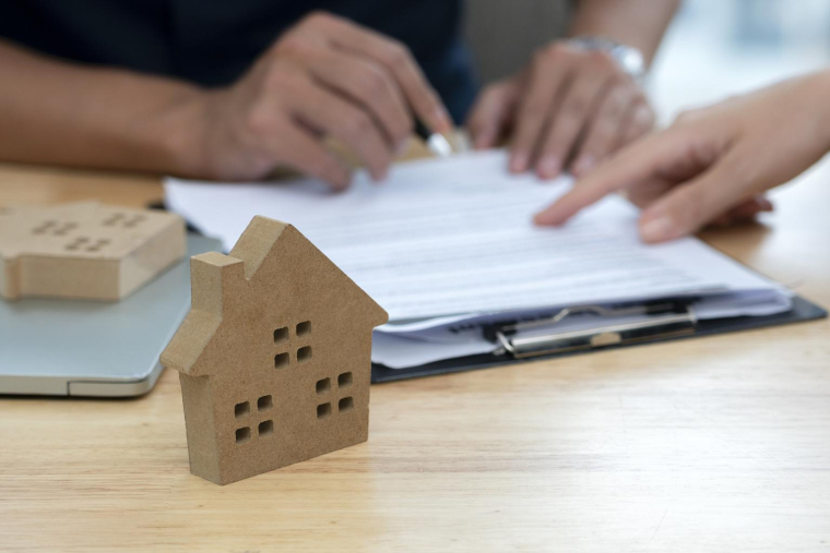 Il est crucial d’estimer le plus précisément possible la valeur de vos biens mobiliers pour être correctement indemnisé en cas de sinistre. ( crédit photo : Getty Images )