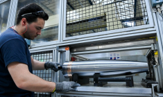 Un employé sur un site de KNDS, à la Chapelle-Saint-Ursin (illustration) ( AFP / JEAN-FRANCOIS MONIER )